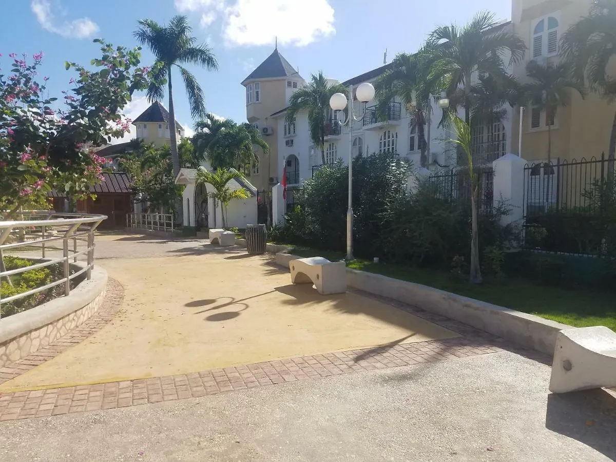 Rosi Ocean Sand Hotel Apt Ocho Rios