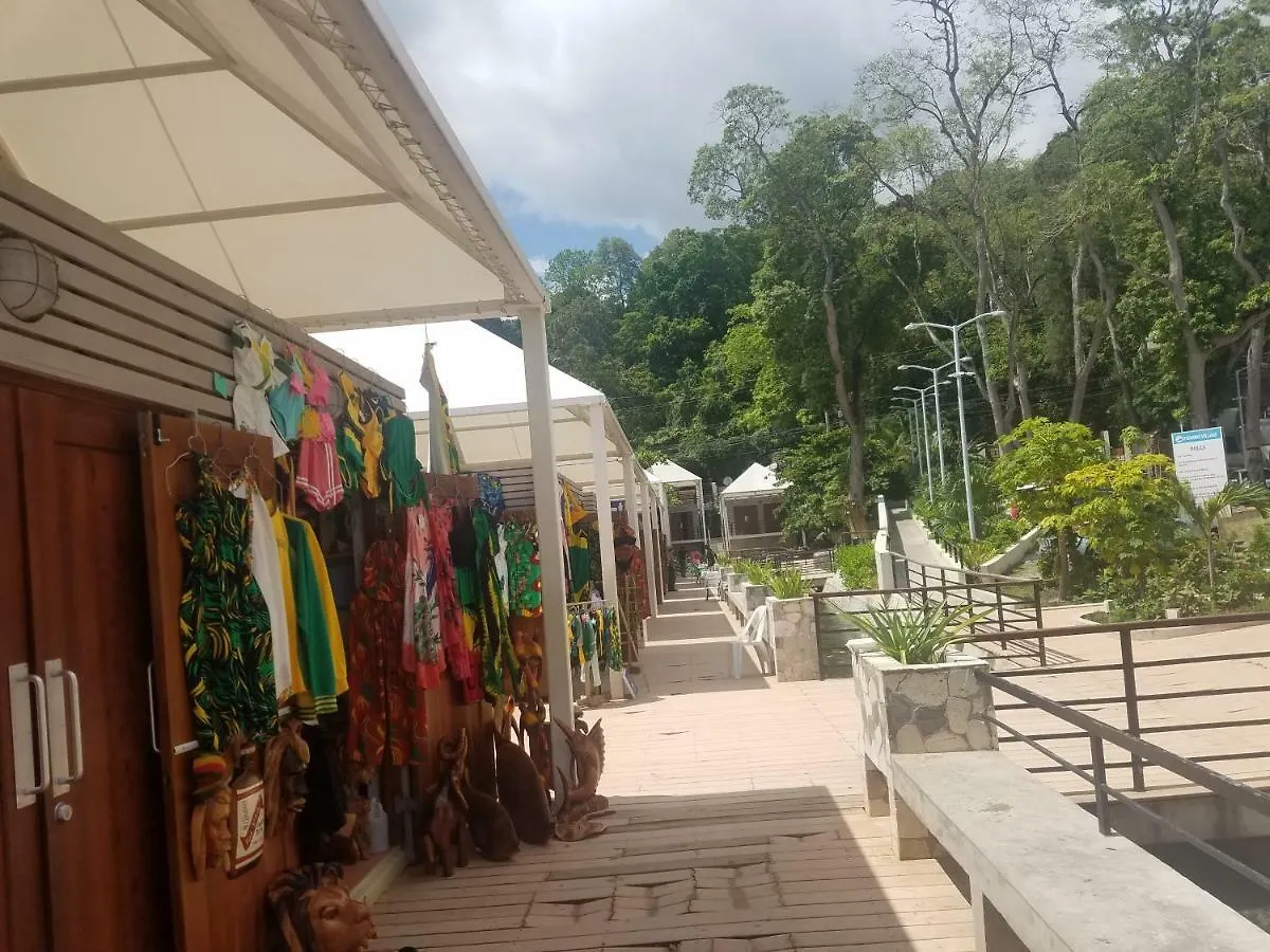 Rosi Ocean Sand Hotel Apt Ocho Rios