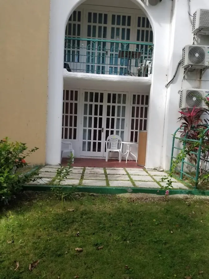Rosi Ocean Sand Hotel Apt Ocho Rios