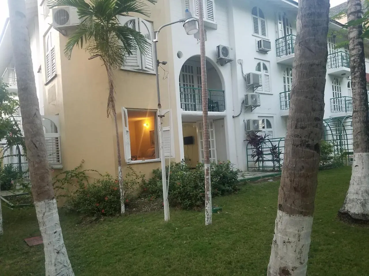 Rosi Ocean Sand Hotel Apt Ocho Rios 3*,
