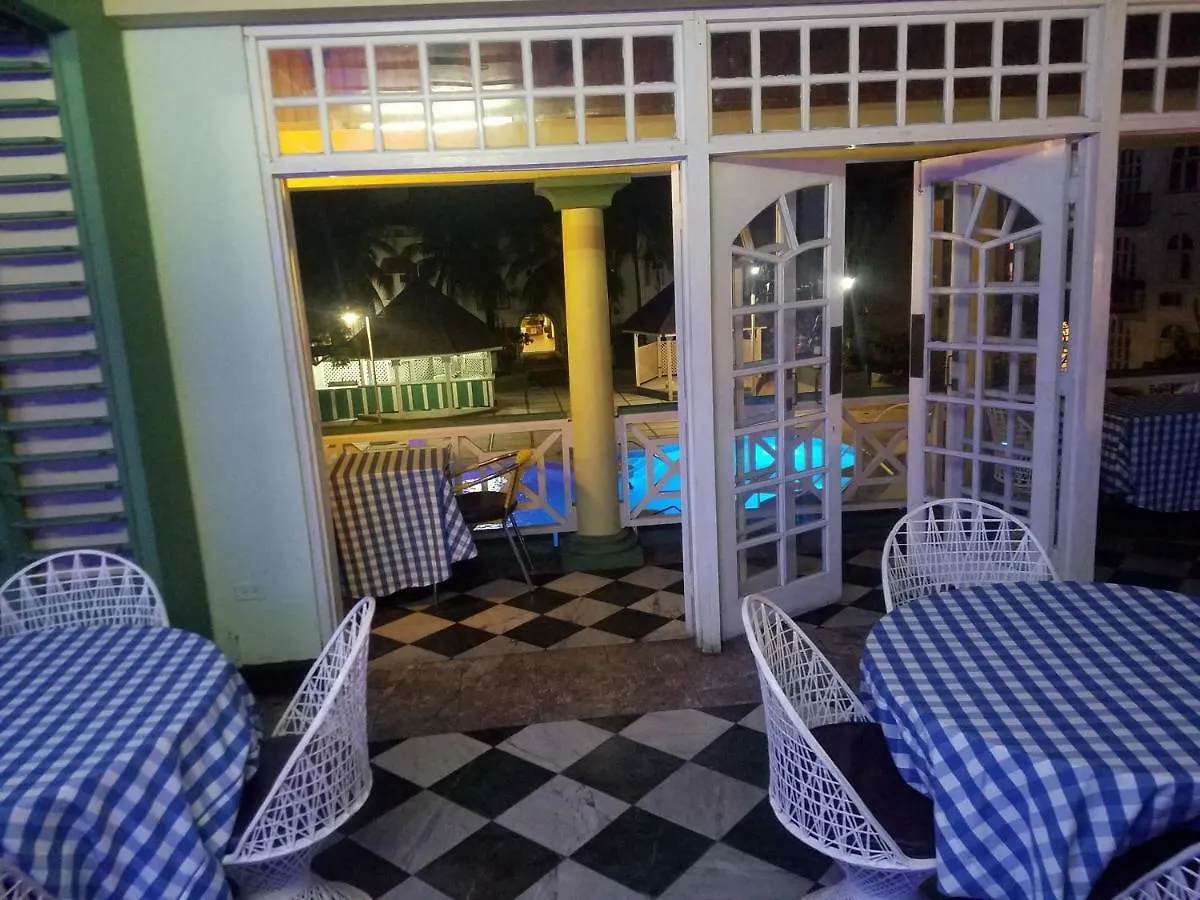 Rosi Ocean Sand Hotel Apt Ocho Rios 3*,  Jamaica